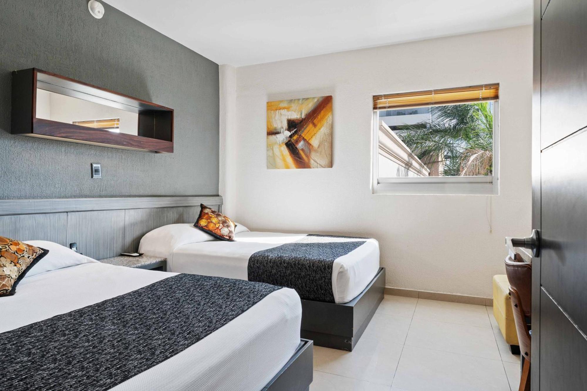 Homesuites Zaragoza Culiacán エクステリア 写真